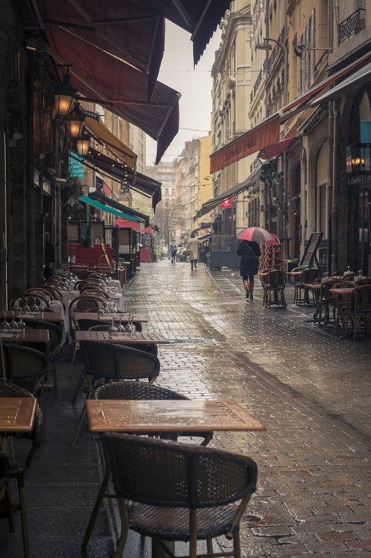 Rain in Lyon - MissMelania Crow