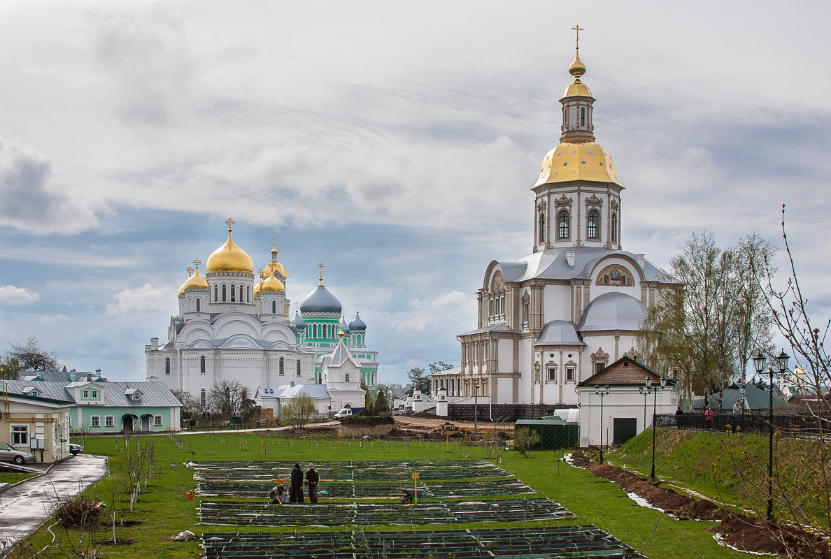 В Серафимо-Дивеевском монастыре - Анатолий Мигов