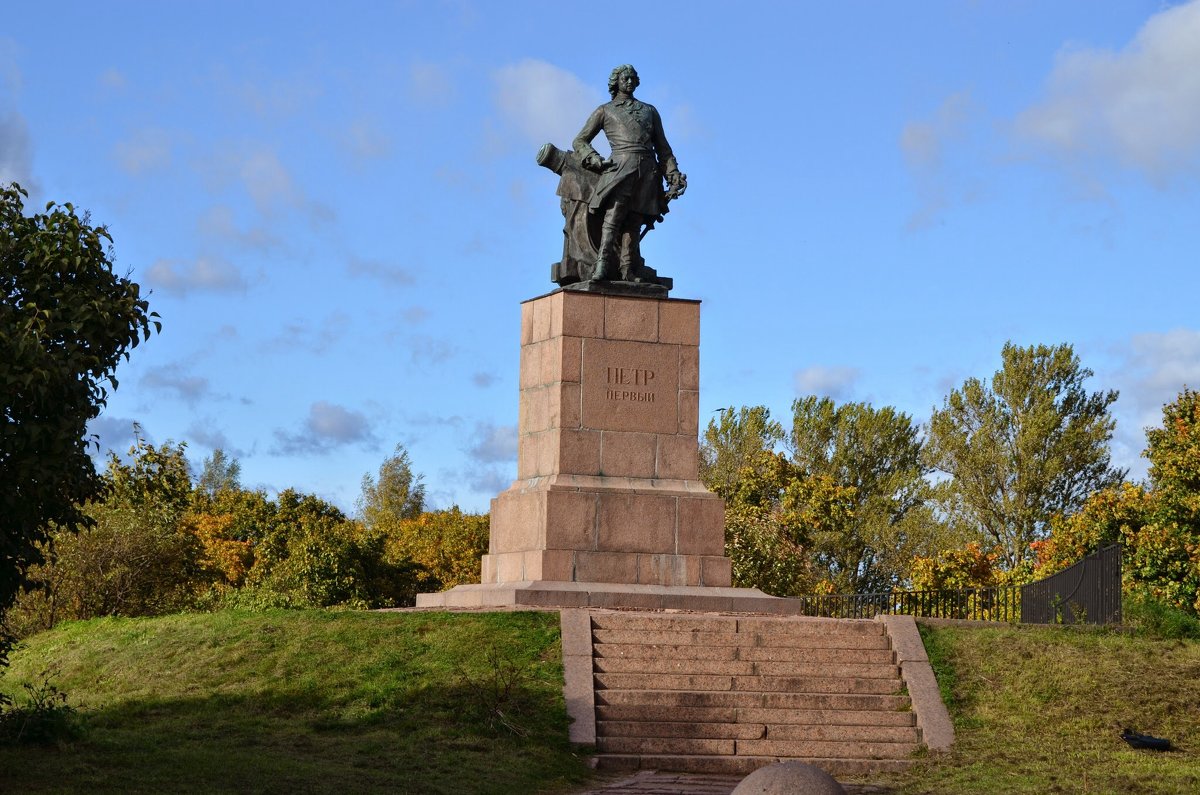 Памятник Петру Первому - Юрий Тихонов