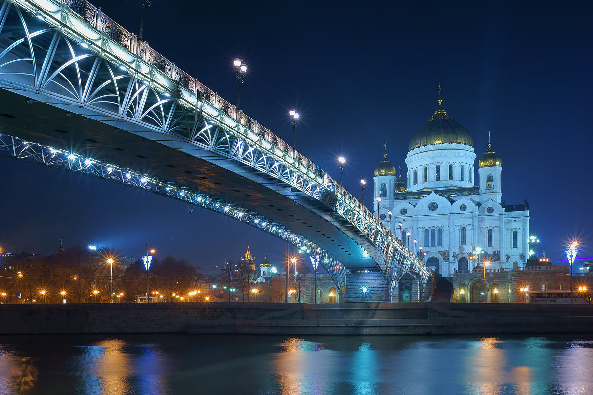 Патриарший пешеходный мост Москва