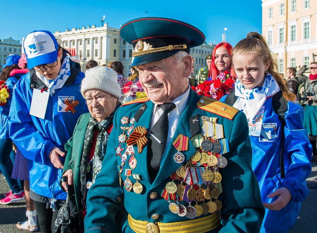 После шествия ветеранов по Невскому проспекту - Сергей Михайлов