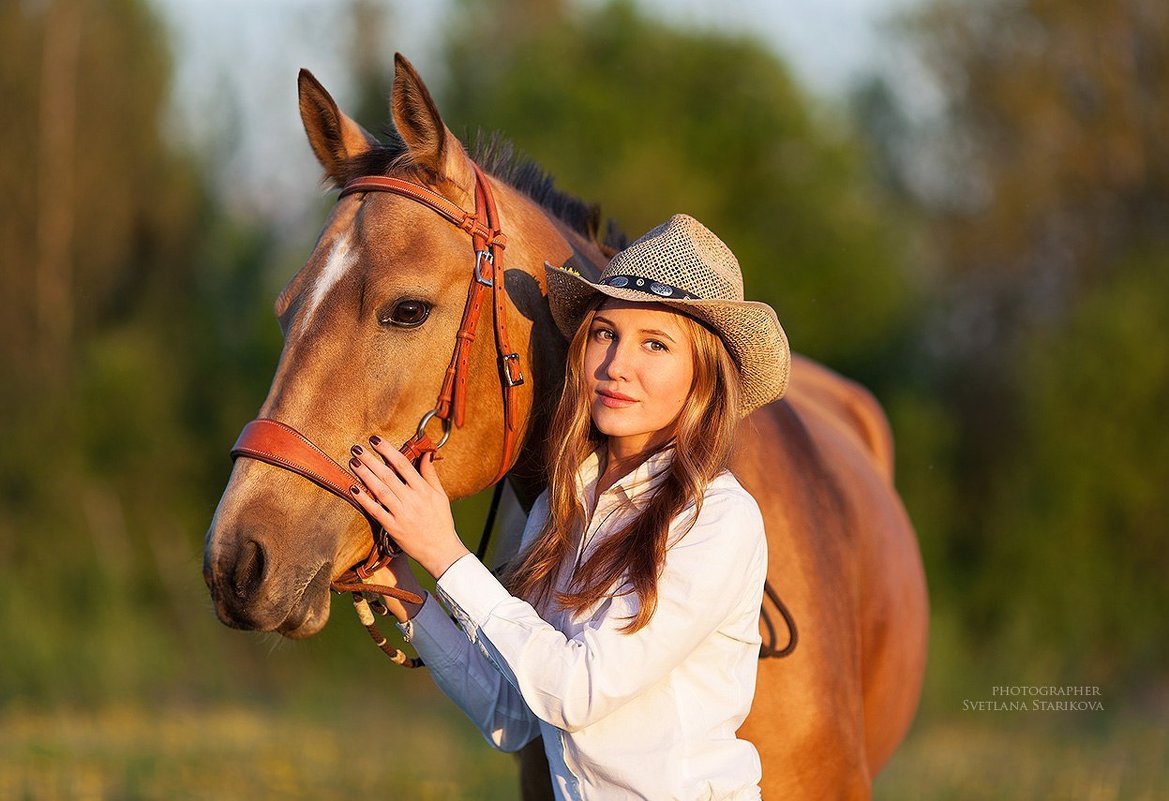 Девушка с лошадью - Светлана Старикова