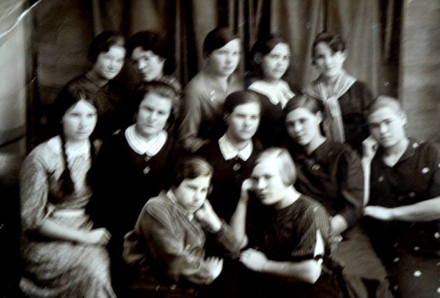 Студентки промышленно-экономического техникума, 1938 - Лебедев Виктор 