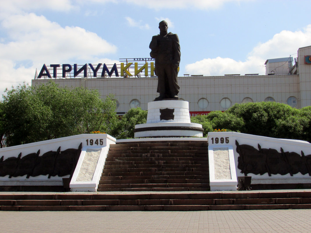 Памятник маршалу Г. К. Жукову - раиса Орловская