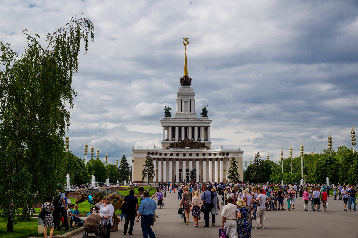 Прогулка по ВДНХ - Андрей Воробьев