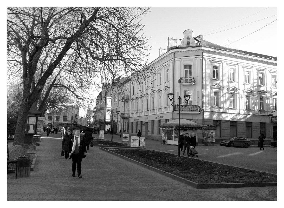 на одной из улиц - Вячеслав Михеев