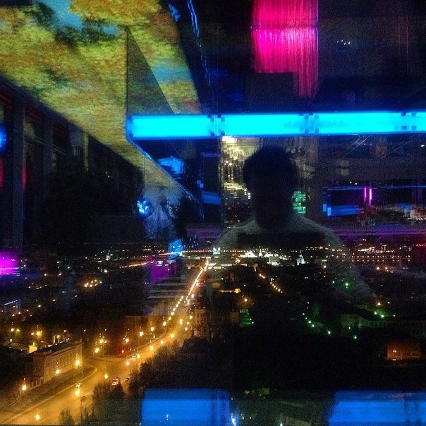Вид на ночную Казань с высоты 25 этажа, бар Extra-Lounge. Korston. Kazan - Airat Sharipov