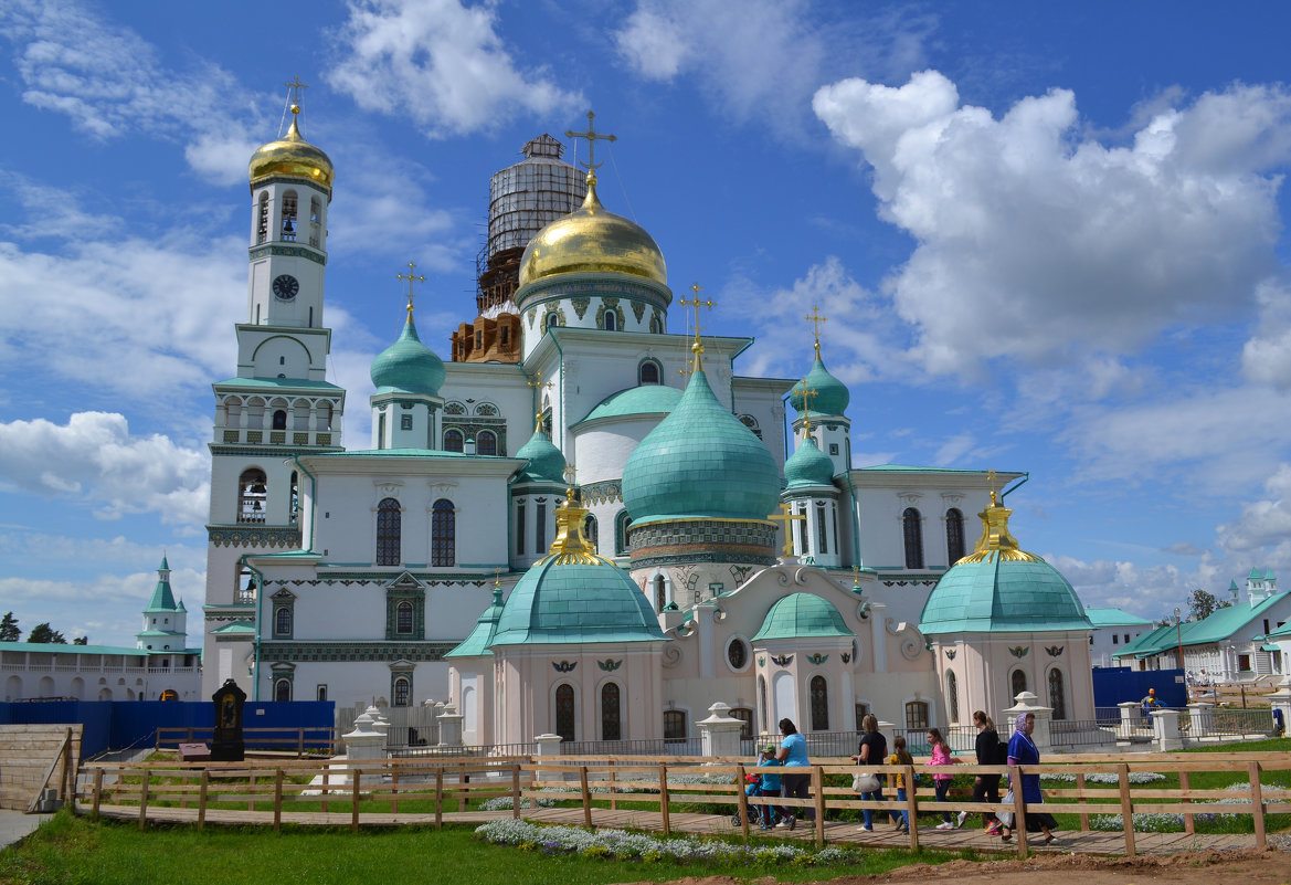 Новоиерусали́мский монастырь - Наталья Левина