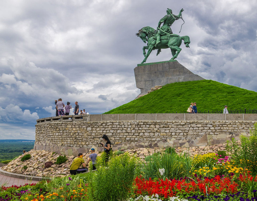 Уфа, памятник С. Юлаеву - Любовь Потеряхина