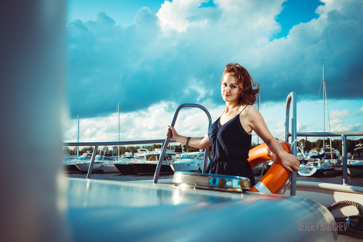 the girl on the boat - Сергей Бабичев