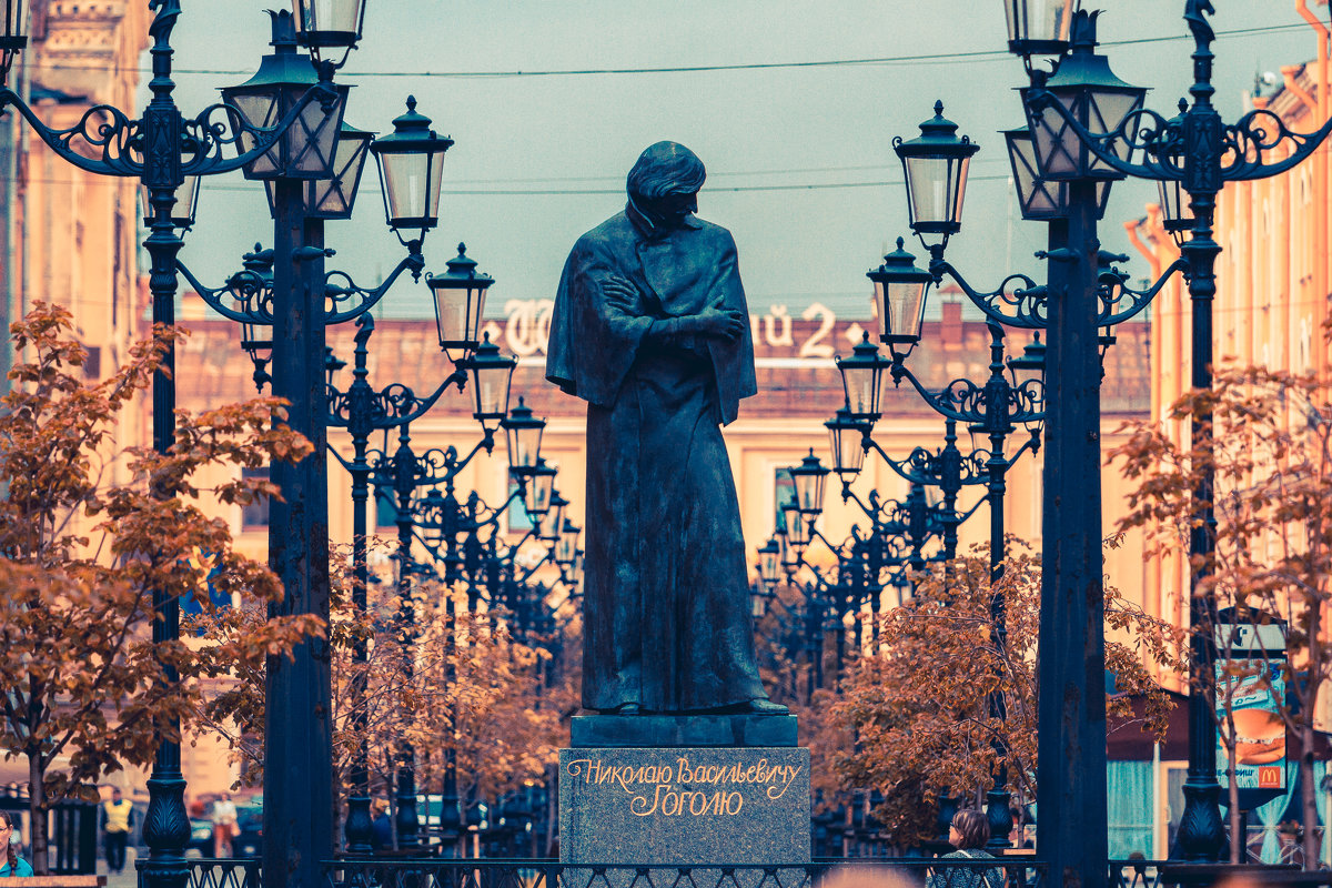 Памятник Н.В. Гоголю. Малая Конюшенная - Андрей Илларионов