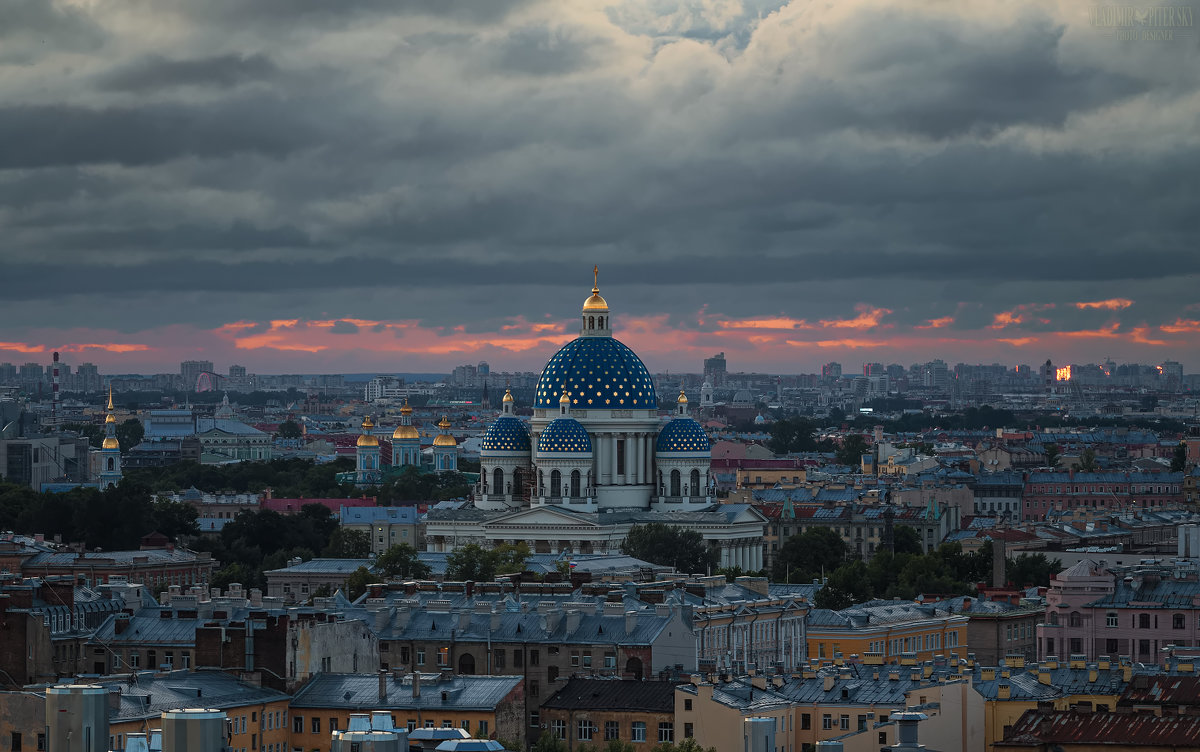 Троицкий и Никольский на закате - Владимир Колесников