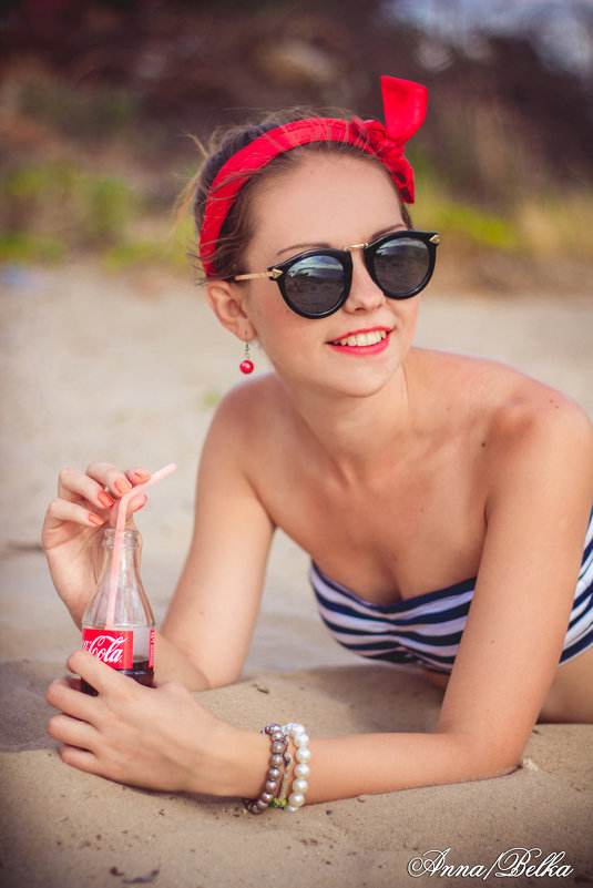 девушка с Coca-Cola - Анютка Токарева