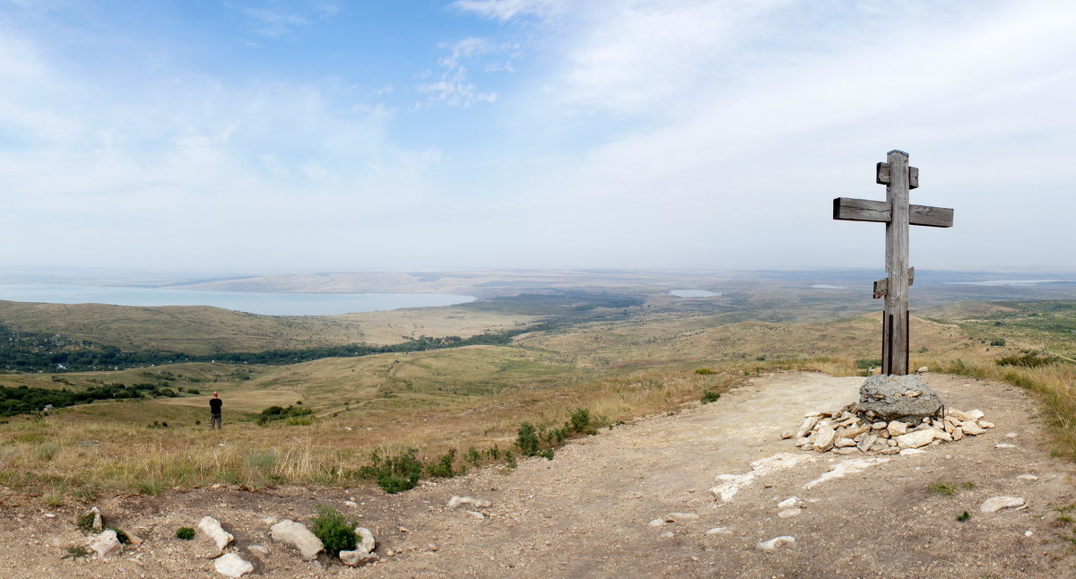 Вид с горы Беспутки на Сенгилеевское озеро, Ставрополь - Дарья :)