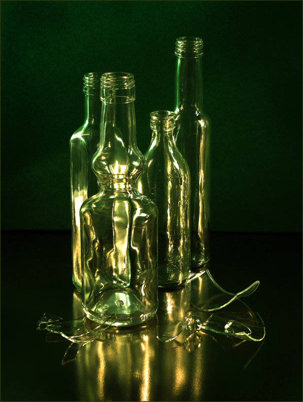 Green glass in the dark - Lev Serdiukov