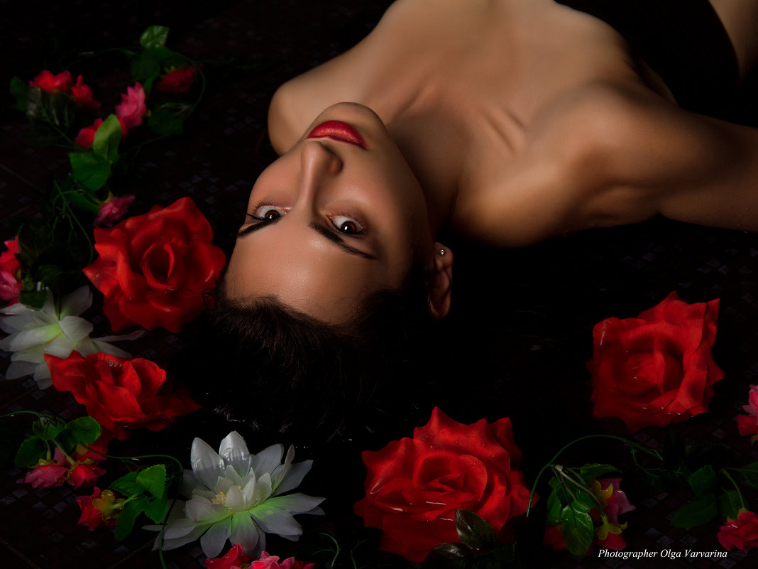 Девушка и розы - Ольга 