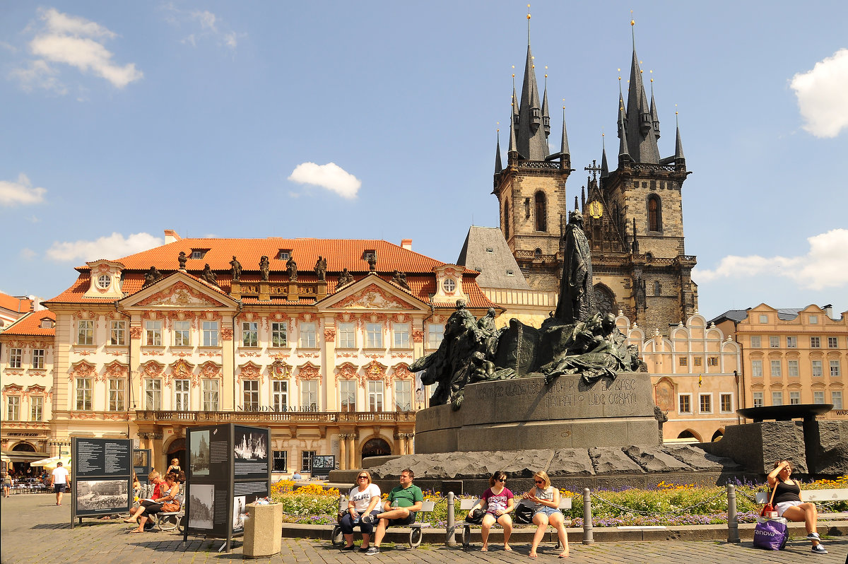 Староместская площадь и памятник Яну Гусу в Праге. - Анна Градова. 