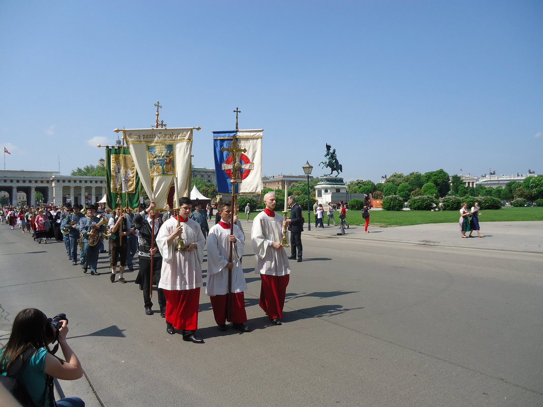 Крестный ход в Вене - Владимир Чижиков 