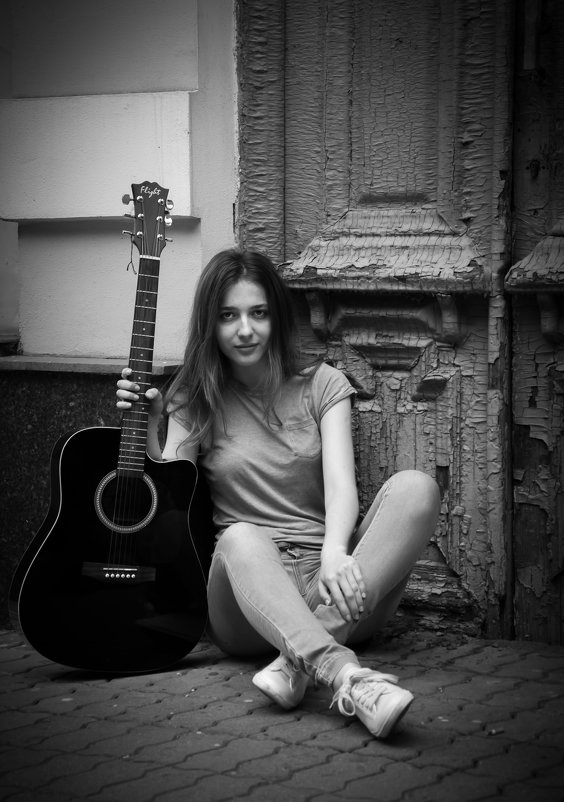 Девушка с гитарой 2 - Тома Олисаева