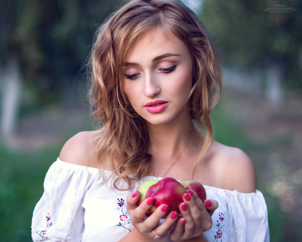 Яблочный портрет - Марина Шавловская