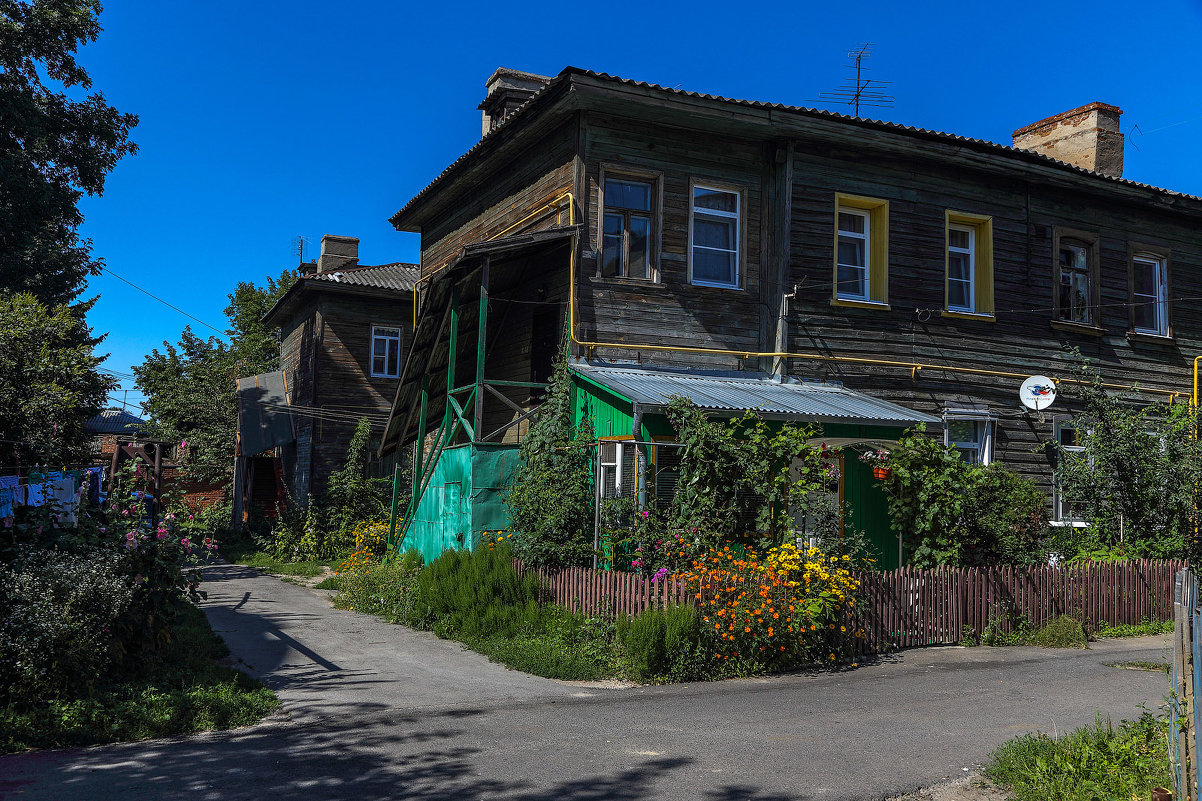 Старый дворик - Юрий Морозов