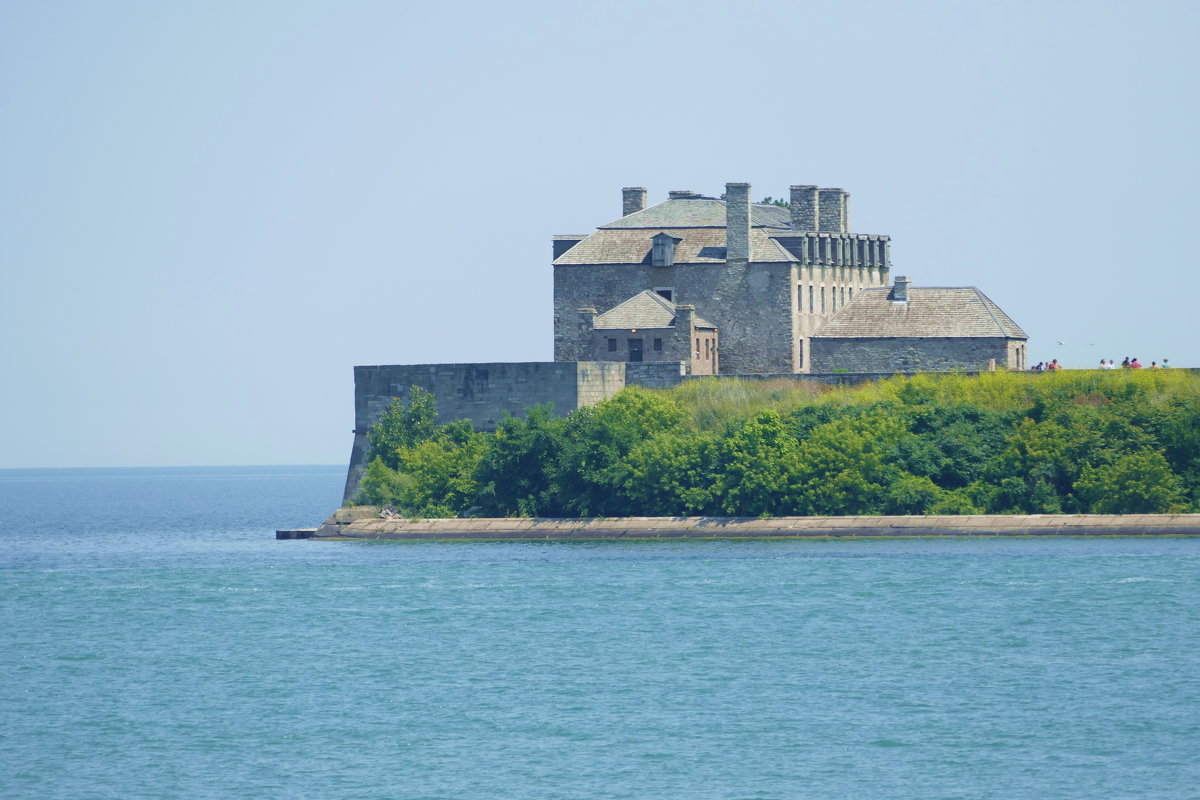 Fort George (крепость отражавшая атаки американцев в войне 1812 г.) - Юрий Поляков