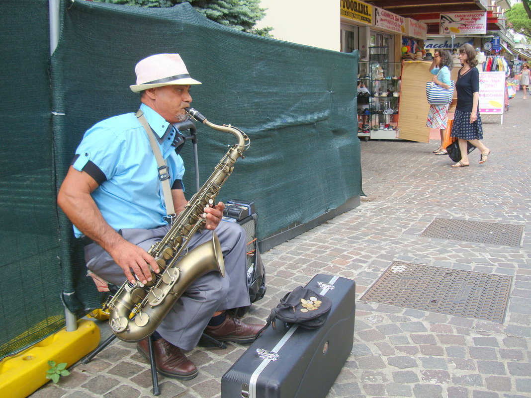 Кубинские мелодии  на улицах Римини... - Татьяна Латышева