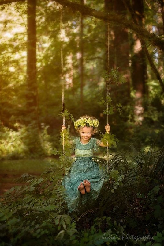 Little Fairy in the woods - Julia Pitt