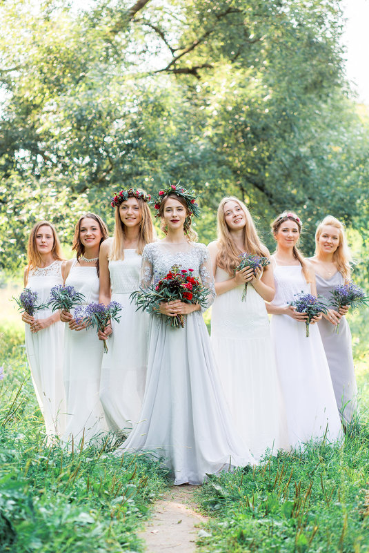 Невеста с подружками - Кристина Нагорняк
