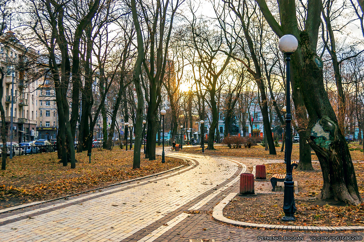 Мариинский парк - Киев - Богдан Петренко