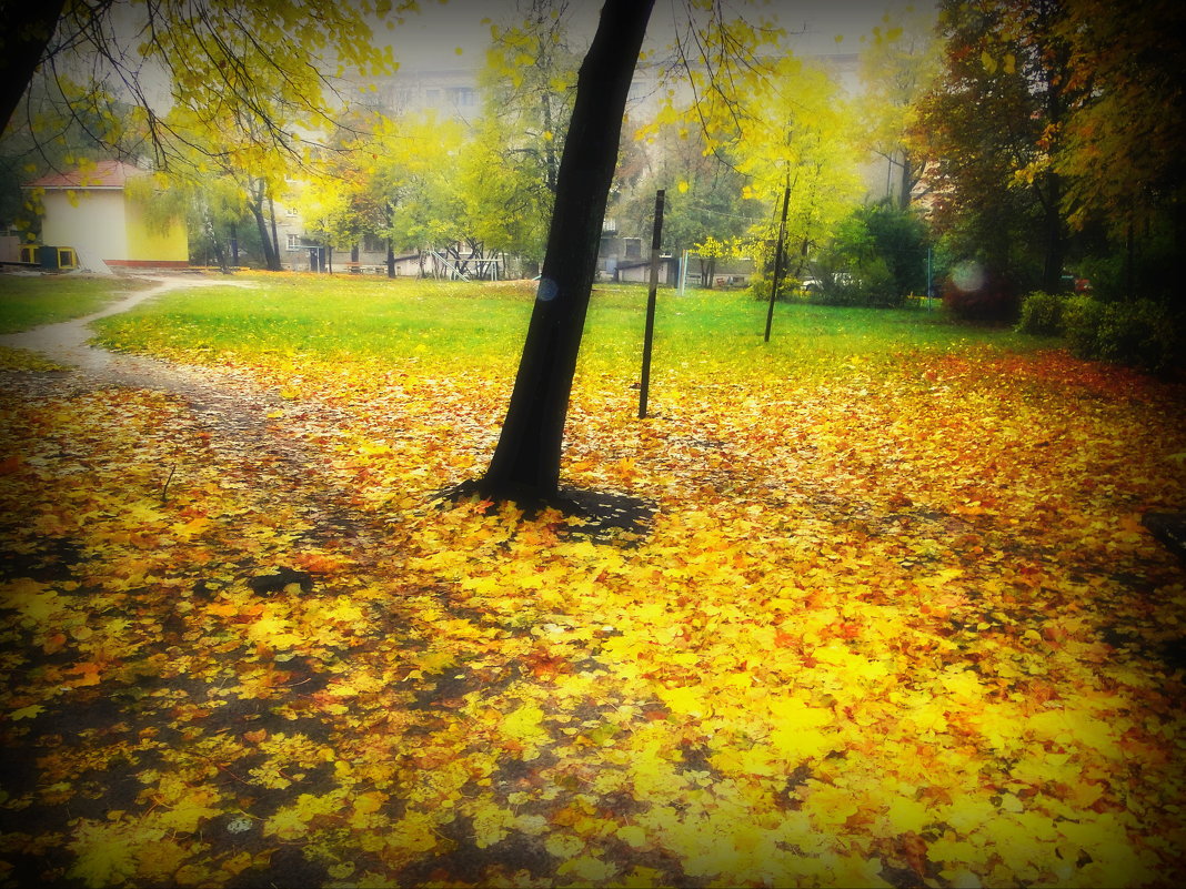 Осенний дворик - Александр Винников