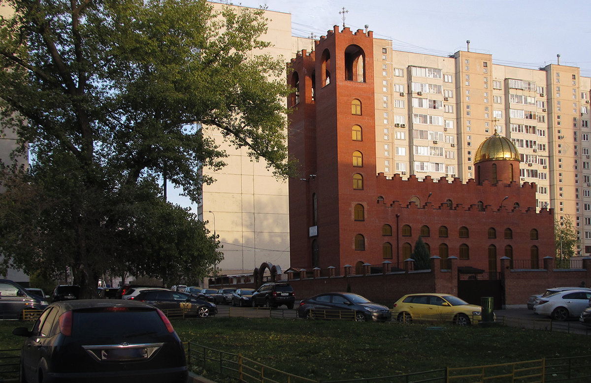 храм Ассирийской церкви Востока в Москве - mig-2111 Новик