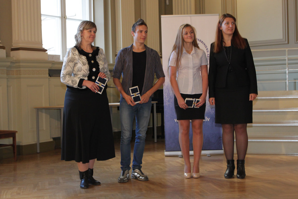 Победители конкурса для учеников со своими учителями. - imants_leopolds žīgurs
