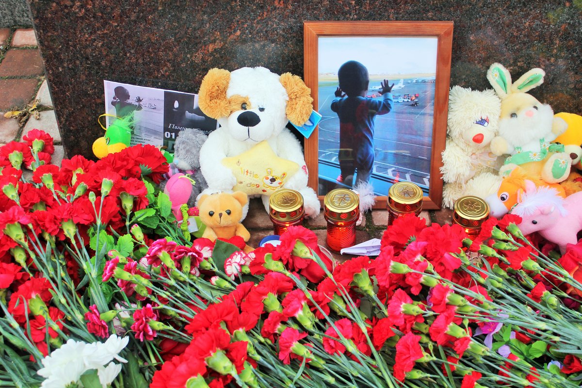 Свеча памяти" по жертвам трагедии А321 - Сергей Кочнев
