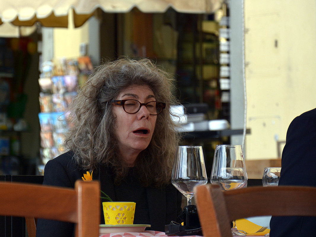 Флоренция. Женщина в кафе - Асылбек Айманов