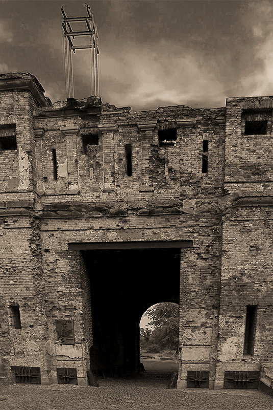 Холмские ворота Брестской крепости. Вид изнутри - Андрей Жданов