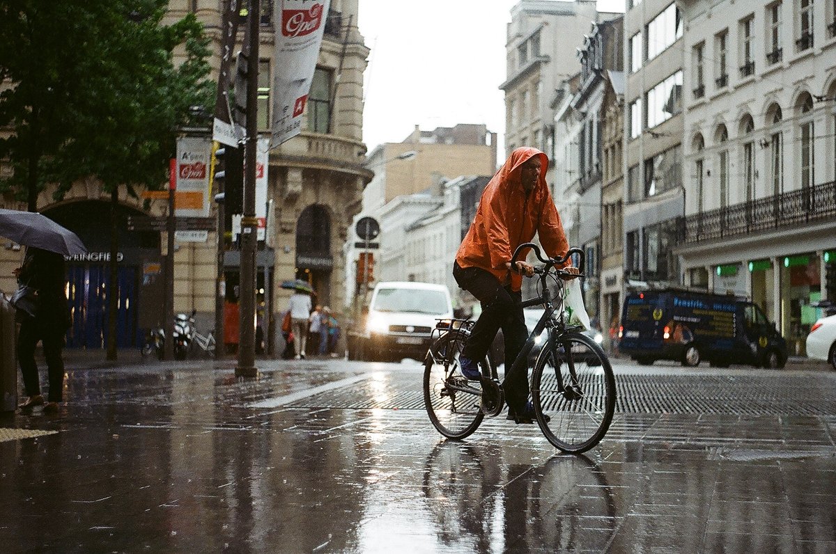 Carolina Dutca - История человека и велосипеда в стране дождей - Фотоконкурс Epson