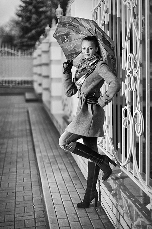Портрет девушки с зонтиком - Анатолий Тимофеев