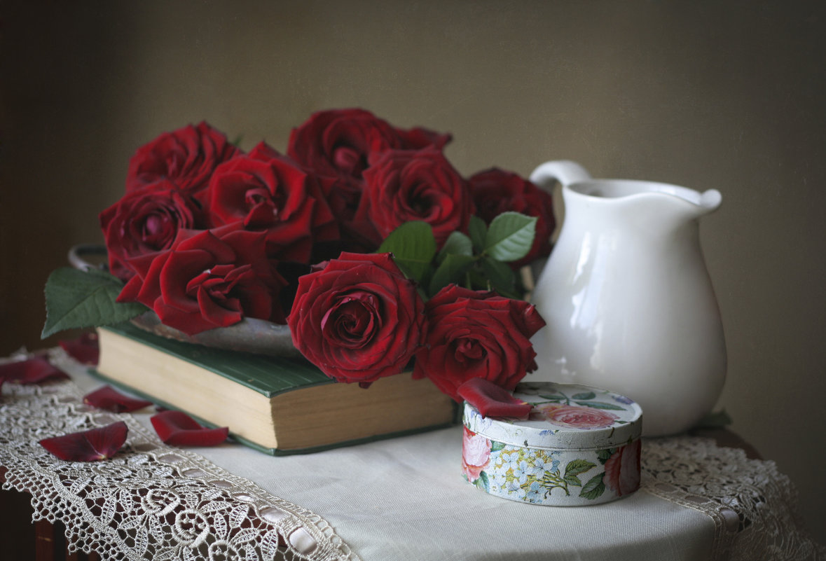 Этюд с красными розами - lady-viola2014 -