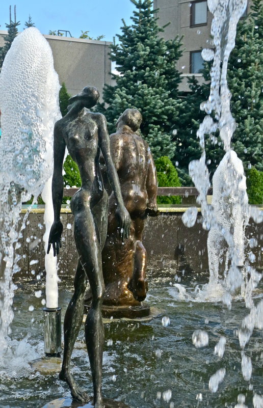 фонтан со скульптурами Тимура  Юсупова - Елена 