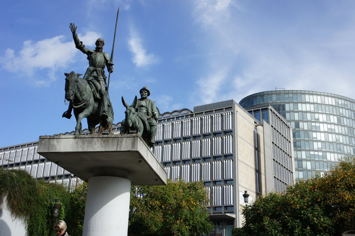 Памятник Дон Кихоту и Санчо Пансе - Елена Павлова (Смолова)