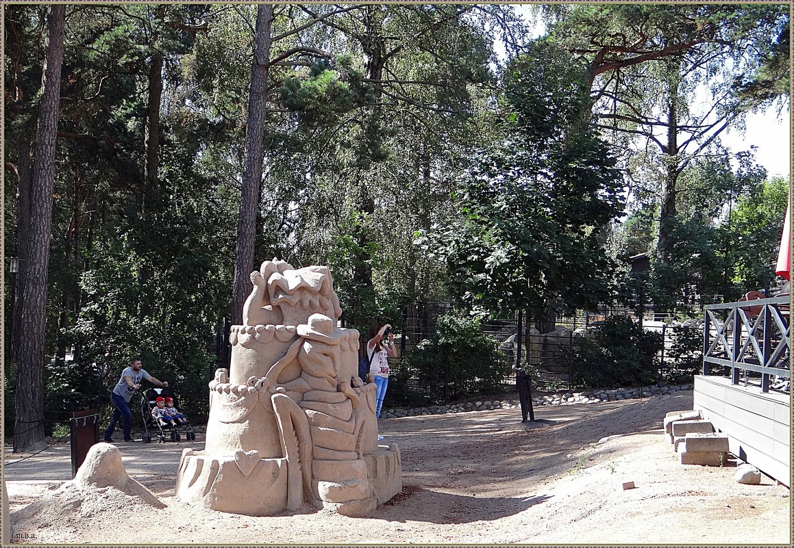 Песчаные скульптуры в зоопарке - Вера 