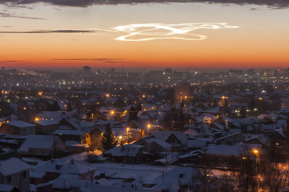 Загадочное явление в небе над Барнаулом - Александр Скалозубов