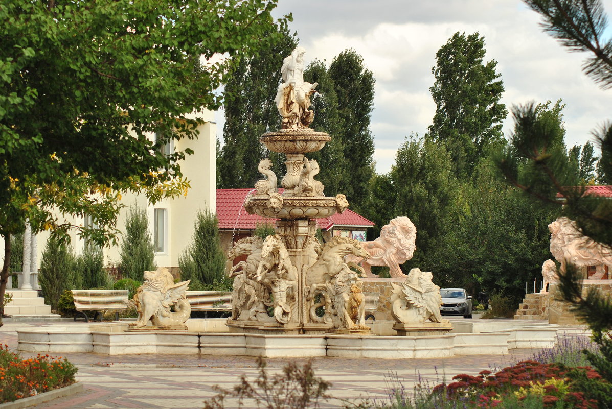 Фонтан в сафари-парке "Тайган" - Георгий Калиберда