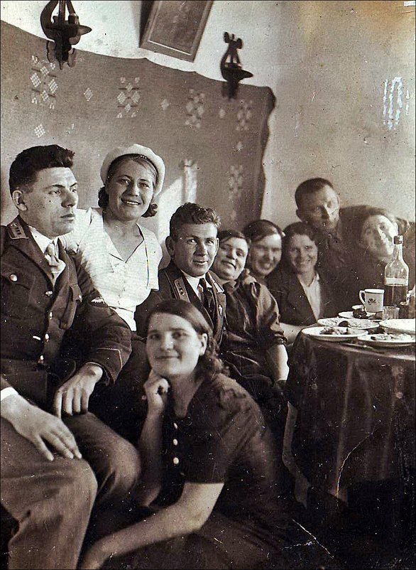 Застолье. 1939 год - Нина Корешкова
