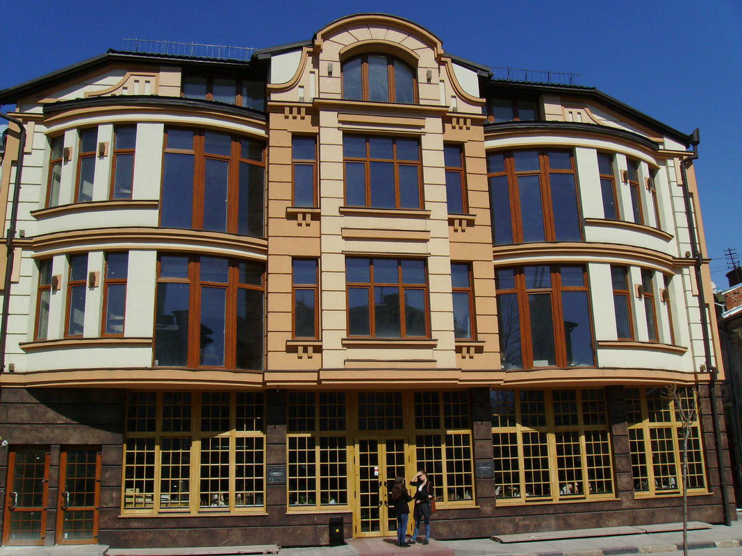 Офисно - торговое  здание  в  Ивано - Франковске - Андрей  Васильевич Коляскин