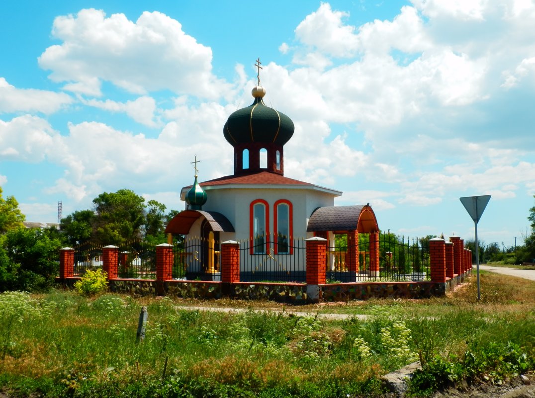 Сельская церквушка - Люша 