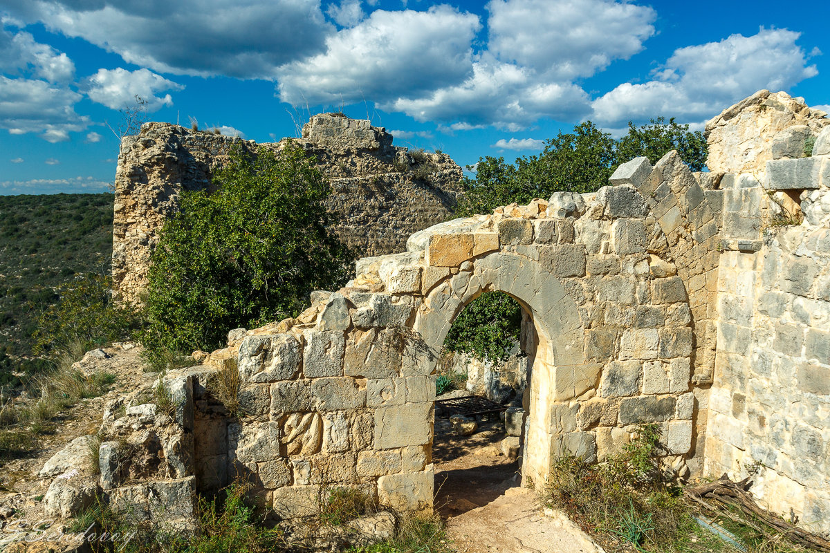 Развалины крепости крестоносцев - сергей cередовой