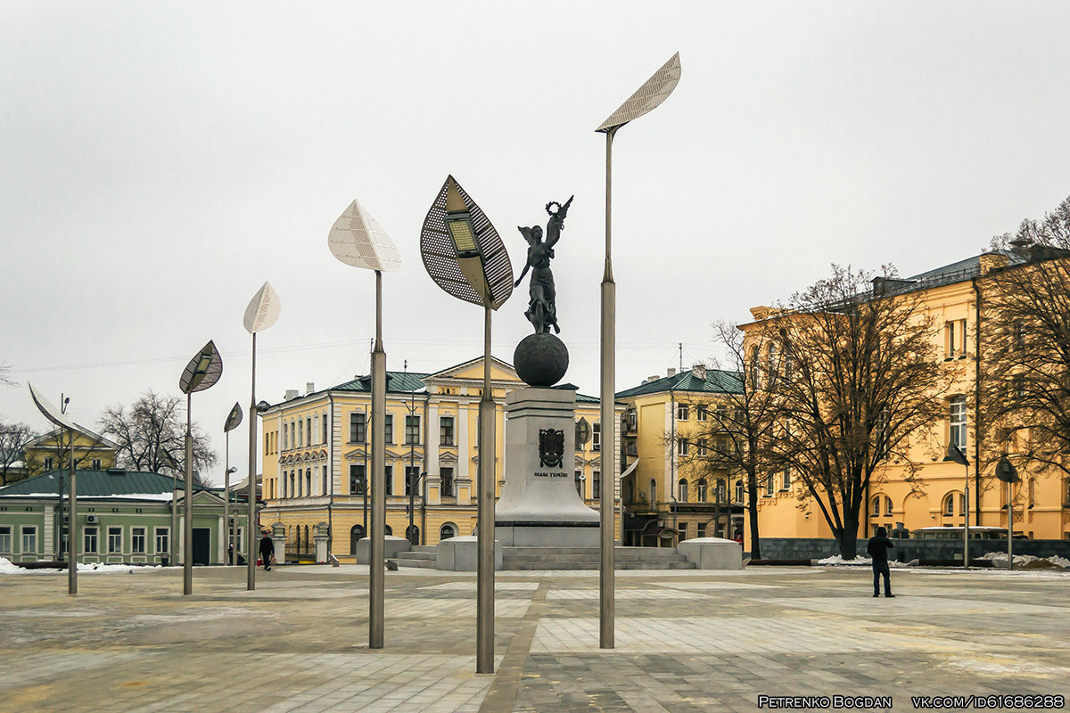 Памятник независимости «Летящая Украина» - Харьков - Богдан Петренко