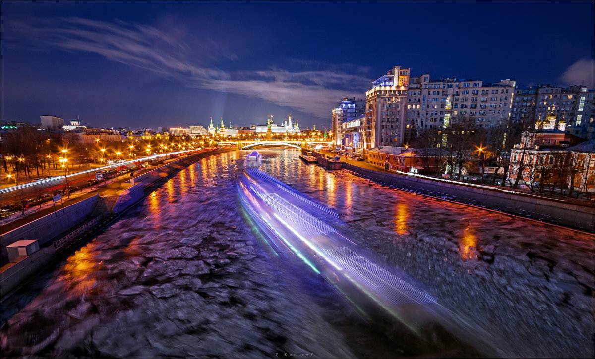Вид на кремль  с патриаршиго моста - Павел Корнеев